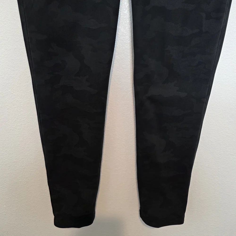Lululemon Women's Day Trip Boyfriend Pants In Lotus Camo